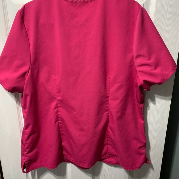 Pink scrub top - Picture 3 of 3